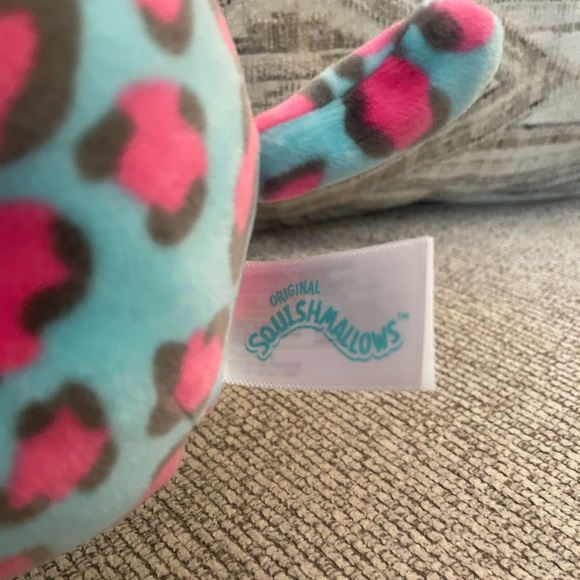 Squishmallows Chelsea the Cheetah 5" Stuffed Plushie NEW - Picture 5 of 5